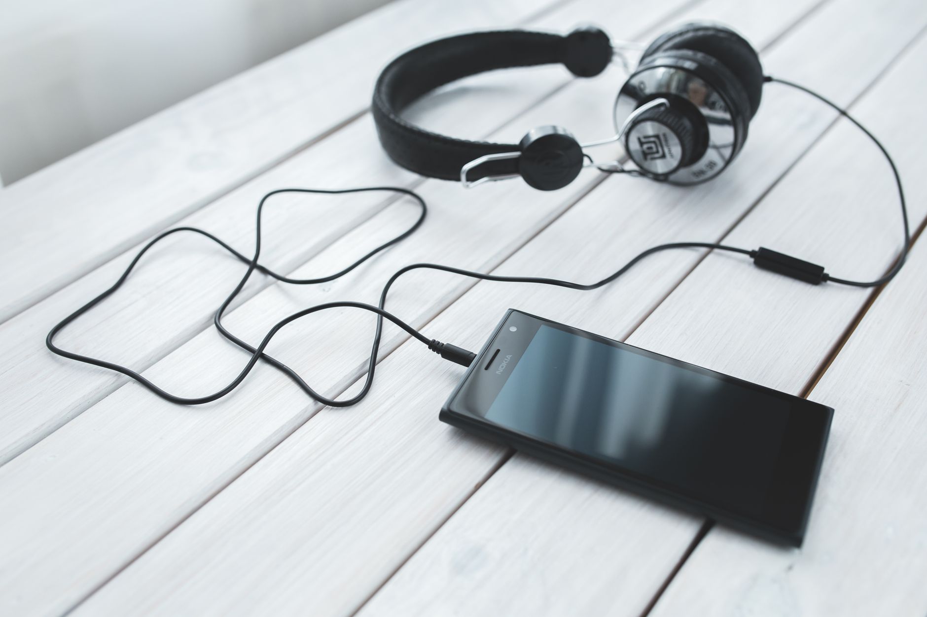 What One Stream Actually Pays: Royalties From Platform to Artist